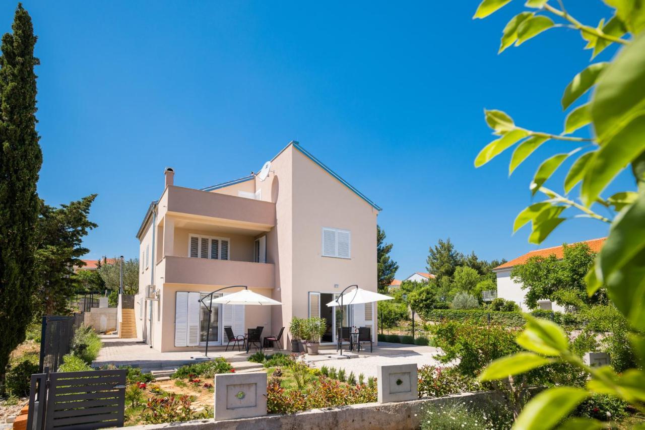 Apartmani Lelu Pridraga Exterior photo